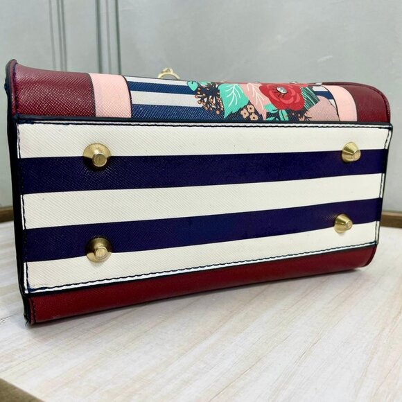 Nicole Lee Handbag "Judith Loves Flowers" Glasses & Stripes Red White Blue RARE - Picture 6 of 12